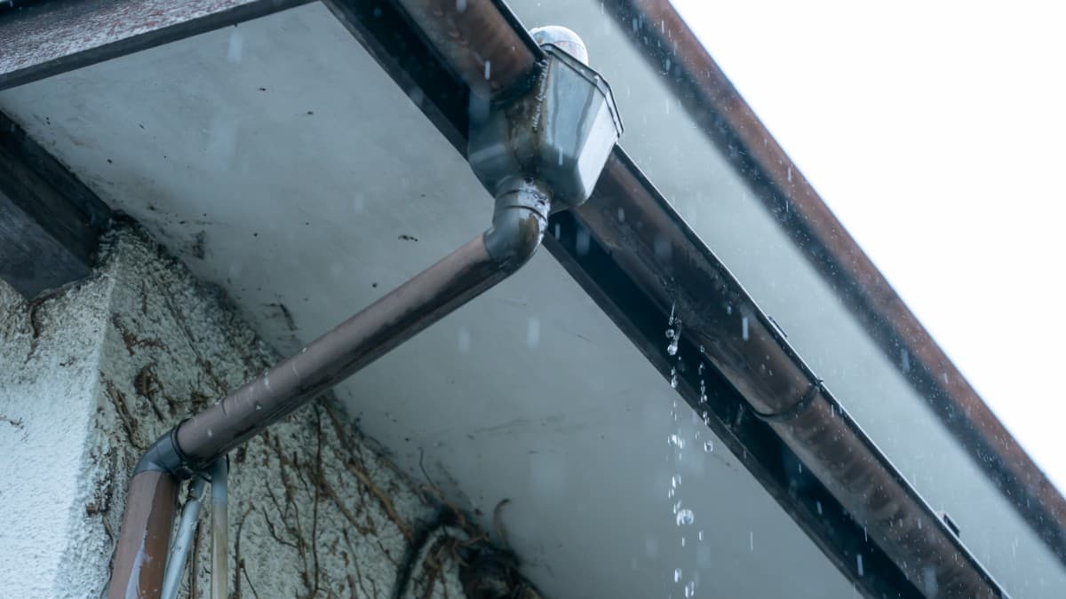 広島市の屋根修理・雨漏り修理費用相場|失敗しない業者選び